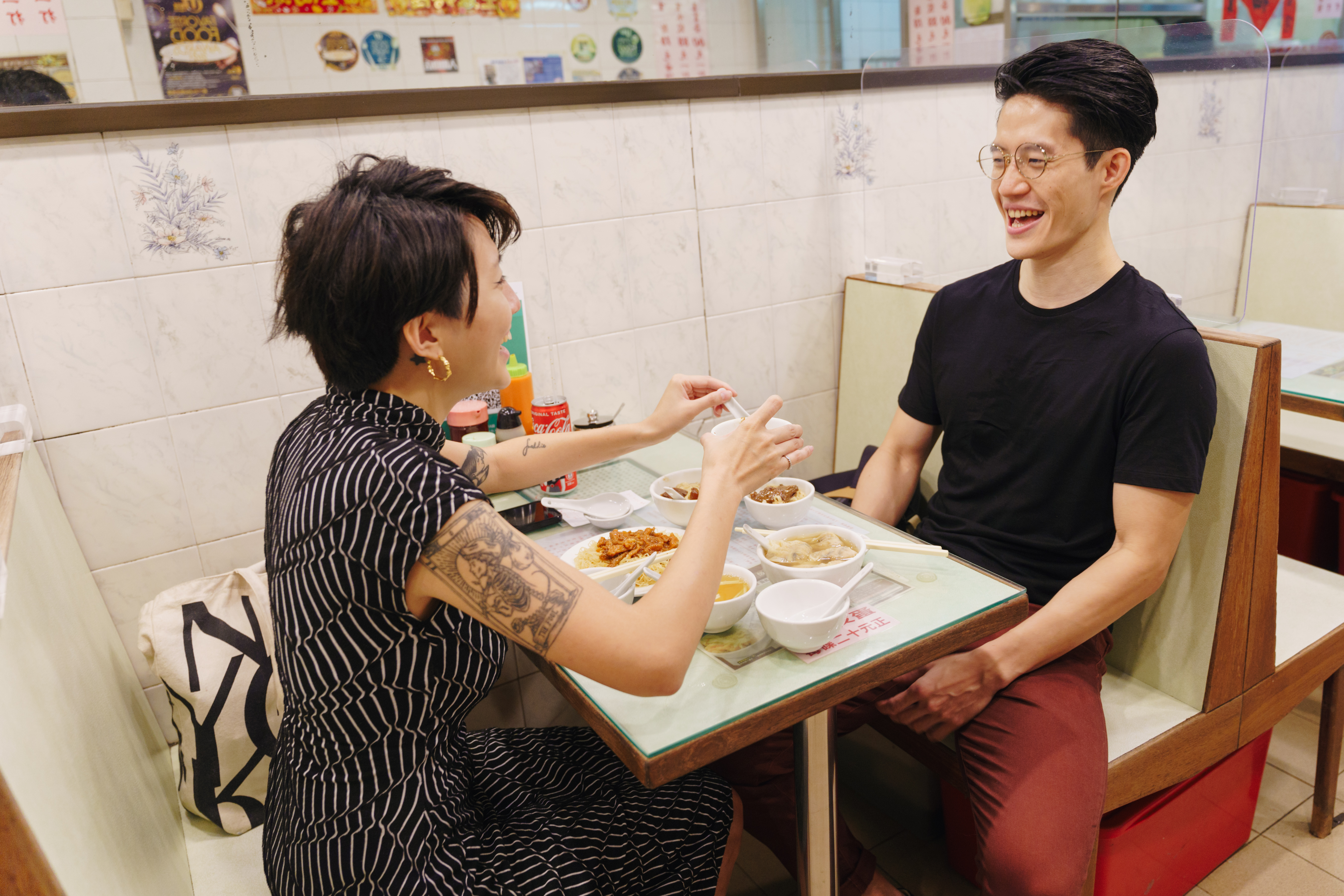 ヴァイオリニスト/ジャーナリストとのセントラル食べ歩き - Photo 1 of 5